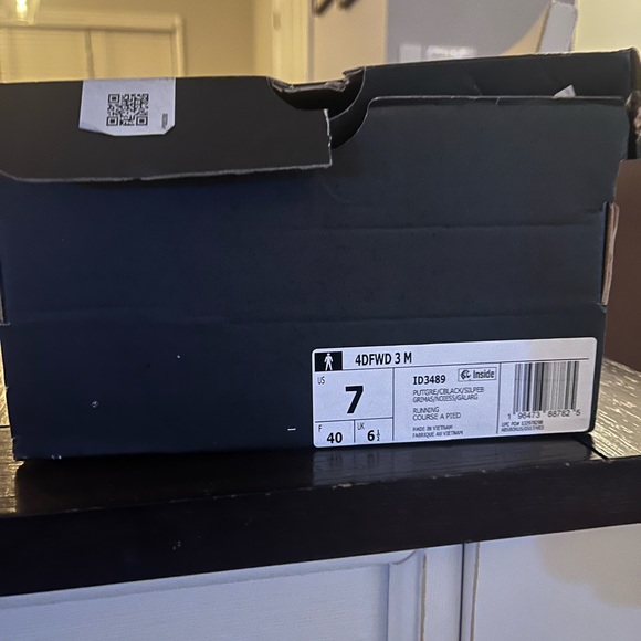 Adidas 4DFWD 3 - Worn Once - Picture 3 of 3